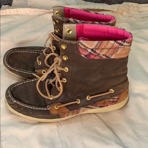 Women’s sperry boots plaid and brown size 11